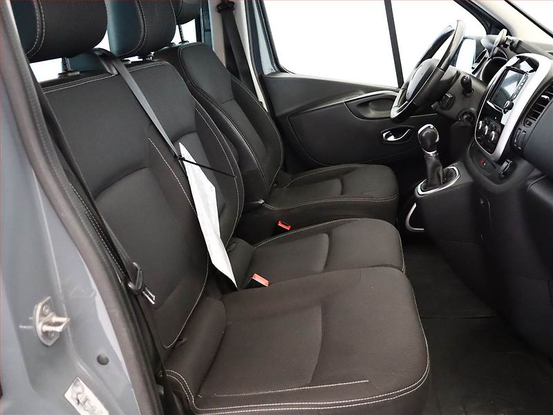 Renault Trafic (2020) 2.0 dCi, Bus, 9Míst, ČR, 1Maj - fotka 7 z 16