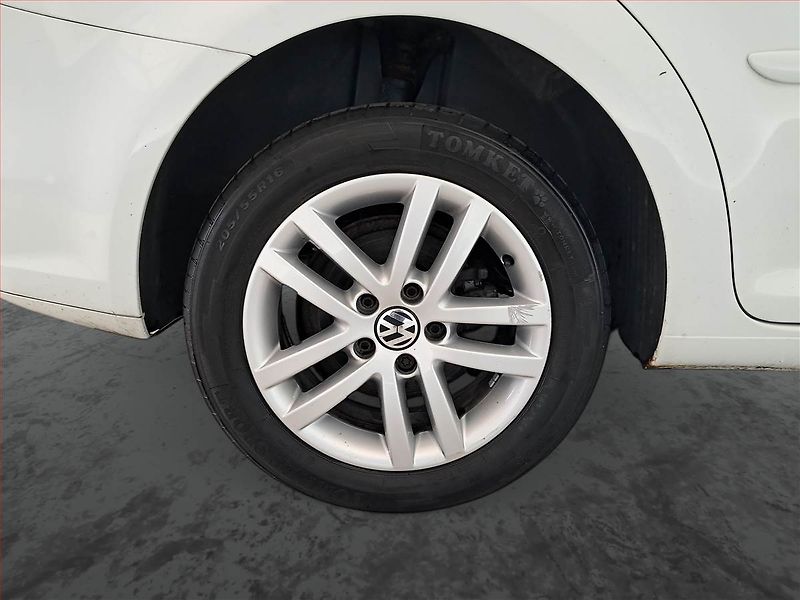 Volkswagen Touran (2015) Comfortline 1.6 TDI - fotka 14 z 17