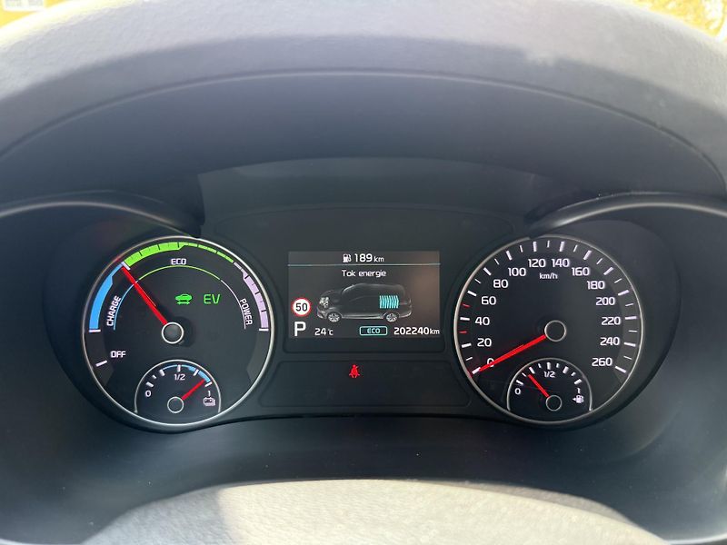 Kia Optima 2.0 PHEV 113kw - fotka 5 z 10