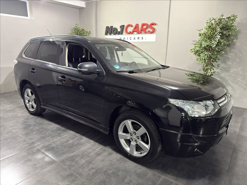 Mitsubishi Outlander 2,3   DI-D 4X4 7MÍST SPORT TZ - fotka 36 z 39