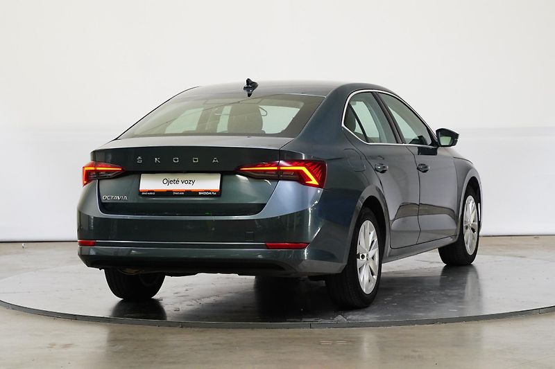 Škoda Octavia - fotka 2 z 26