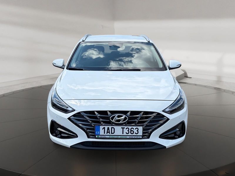 Hyundai i30 (2024) SMART 1.5T-GDI 118kW CZ DPH - fotka 2 z 11