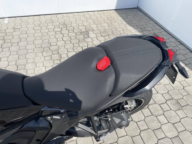 BMW (2026) R 1300 R - fotka 9 z 12