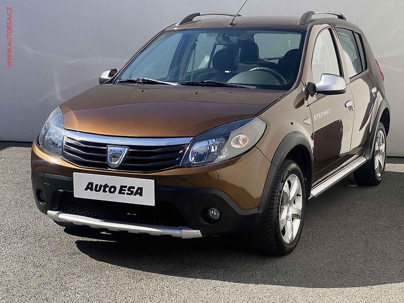 Dacia Sandero (2012) 1.6i, 2.maj, AC - fotka 3 z 15