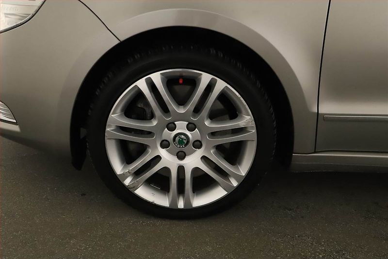 Škoda Superb (2009) 3.6 FSI V6, 4X4, Automat - fotka 12 z 16
