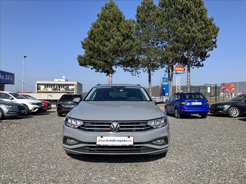 Volkswagen Passat 2,0 TAŽNÉ, KEYLESS, EL.KUFR - fotka 4 z 30