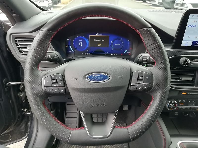 Ford Kuga 1,5 EcoBoost ST-Line 110 kW - fotka 9 z 19