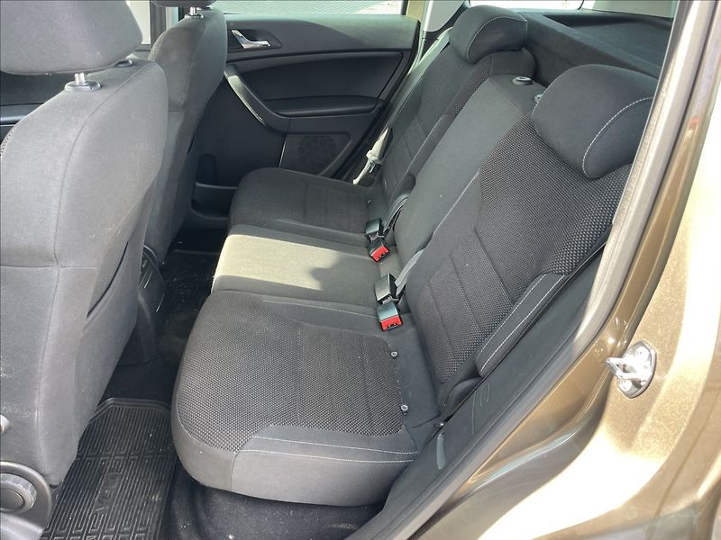 Škoda Yeti 2,0 TDi 81kw Ambiente Tažné, p - fotka 8 z 43