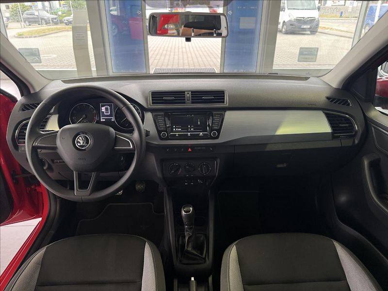 Škoda Fabia 1,0   1.MAJ,SERVISKA,AMBITION - fotka 16 z 18
