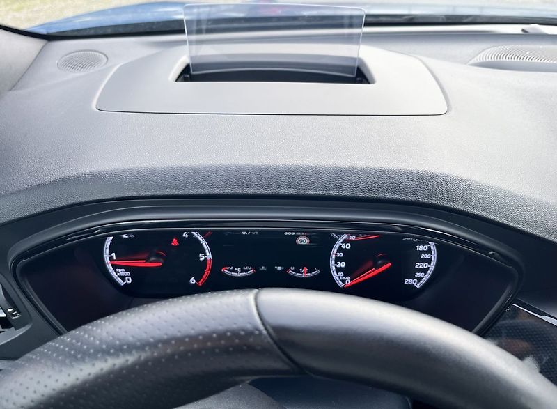 Ford Focus 2,0 ST Styling-Paket ZAMLUVENO - fotka 12 z 57