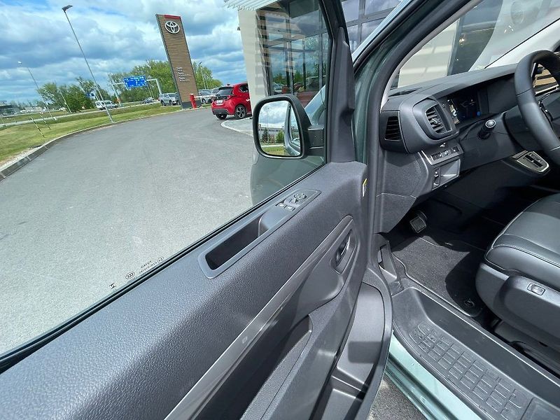 Toyota ProAce Verso 2.2D 180HP 8A/T VIP 6 - fotka 17 z 30