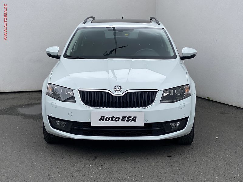 Škoda Octavia (2016) 1.4 TSi, Joy, DSG, panor - fotka 2 z 18