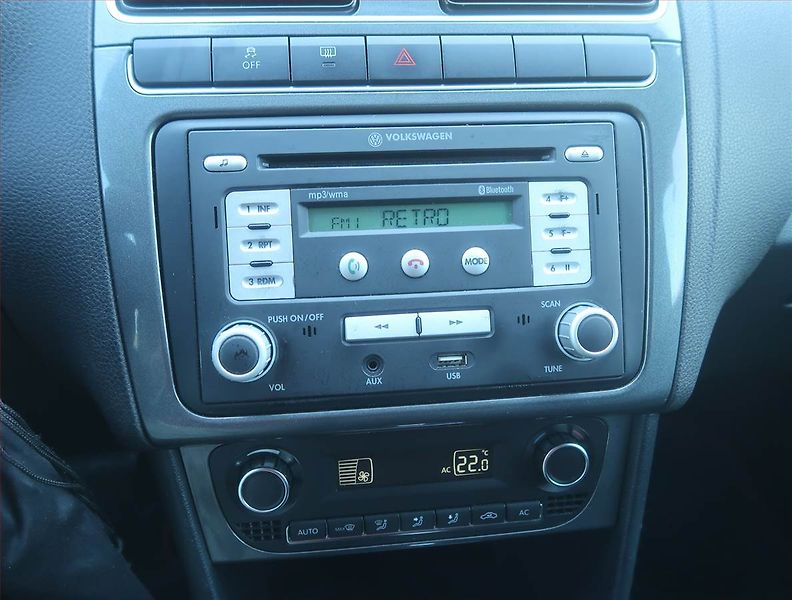 Volkswagen Polo (2011) Comfortline 1.2 TSI, Automat - fotka 12 z 14