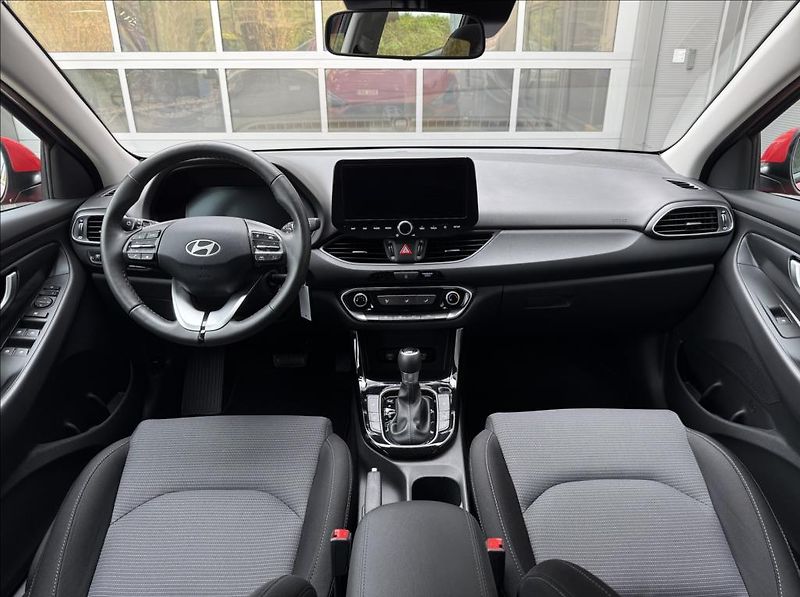 Hyundai i30 1,5 T DCT  WG FL Family Climat - fotka 14 z 26