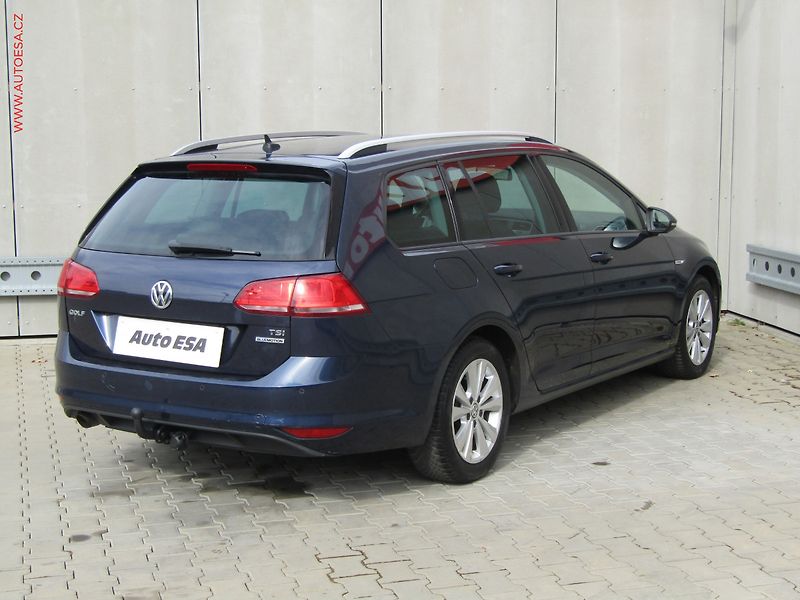 Volkswagen Golf (2016) 1.0 TSi, Navi - fotka 4 z 20