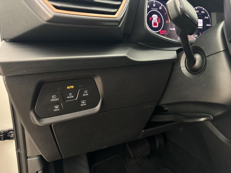 Cupra Formentor 1.5Tsi*CZ*DPH*1-MAJ*ZARUKA* - fotka 9 z 43