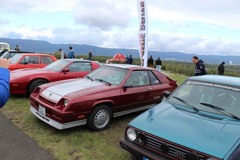 Na Autodromu Most byl motoristický festival The Most Classic. Na snímku je vystavené Porsche 911.