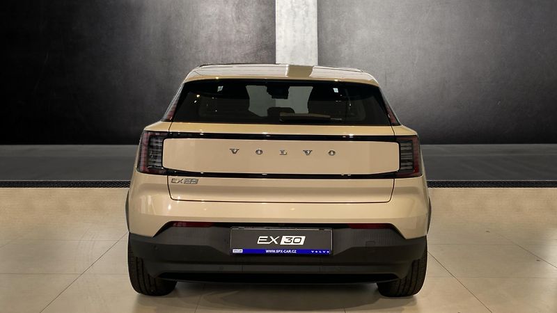 Volvo EX30 (2026) PLUS, P5 electric, 200 kW / 27 - fotka 6 z 15