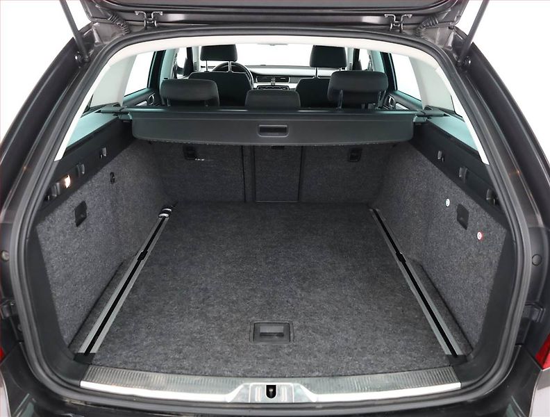 Škoda Superb (2012) 2.0 TDI, Automat, Xenony - fotka 15 z 16