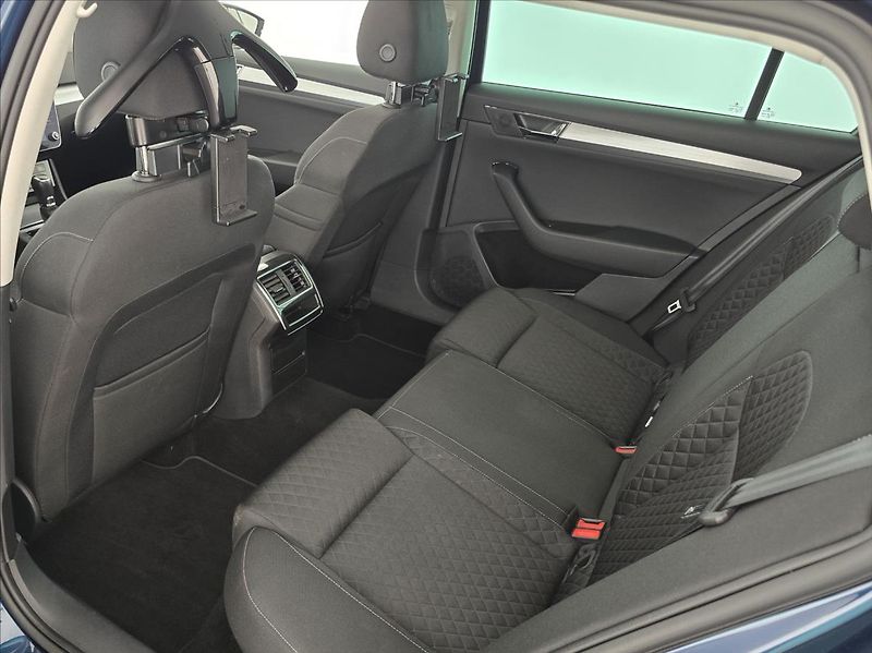 Škoda Superb 2,0 Style+, ACC, Virtual, Kame - fotka 19 z 25