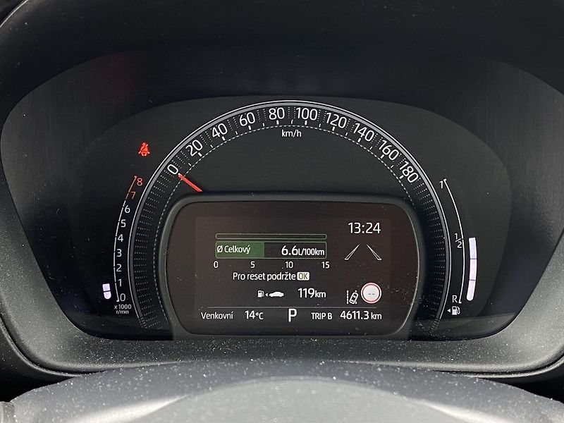 Toyota Aygo 1.0i, ČR, Style, DPH - fotka 13 z 16