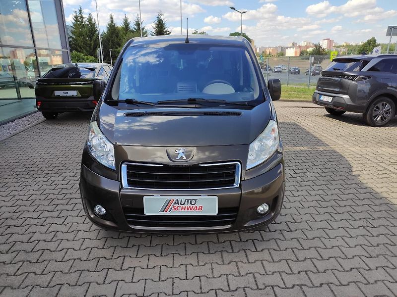 Peugeot Expert Tepee (2013) 2.0 HDI 180k AUT6 TZ - fotka 9 z 26