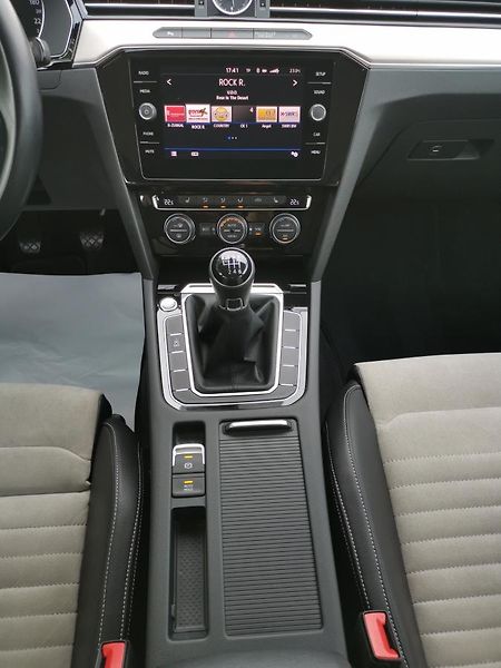Volkswagen Passat HIGHLINE*110KW*LED*ALCANTARA* - fotka 46 z 85