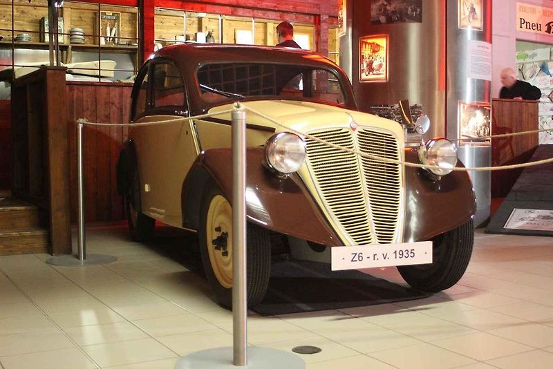 Technické muzeum v Brně zahájilo výstavu s názvem Naše Zetky, která připomíná automobilovou výrobu v Brně.