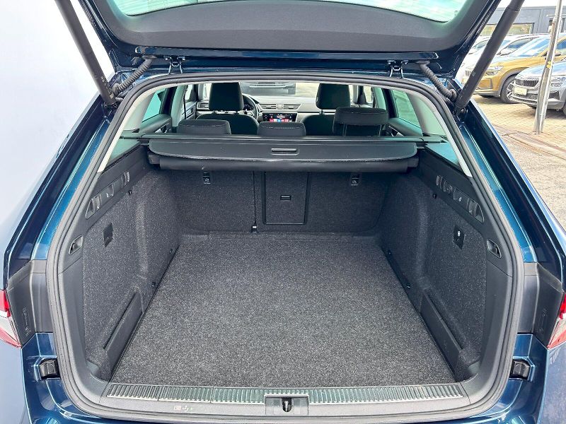 Škoda Superb (2023) 2.0 TDI 110kW DSG Style Extra, - fotka 33 z 35