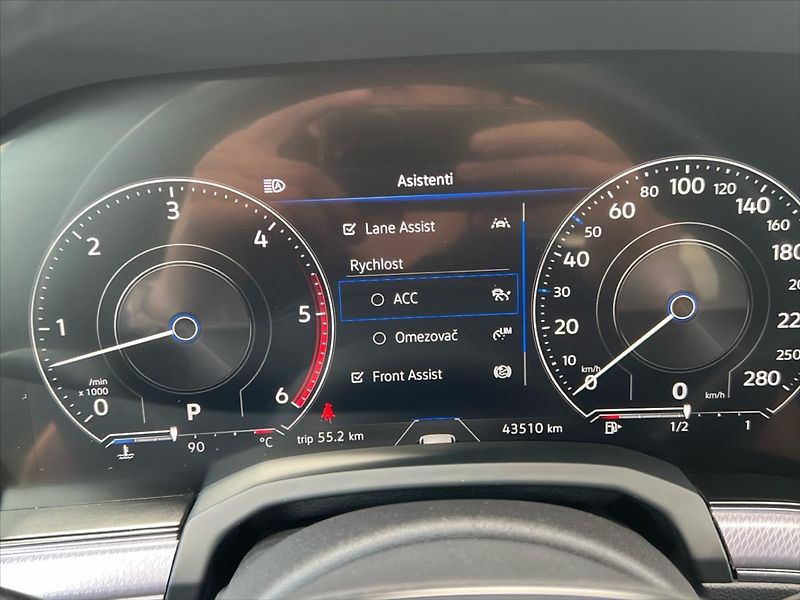 Volkswagen Touareg 3,0 TDi V6 210 kW 8AT 4x4 R-LI - fotka 16 z 31