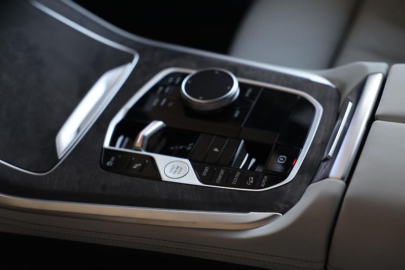 BMW X5 xDrive30d - fotka 12 z 18