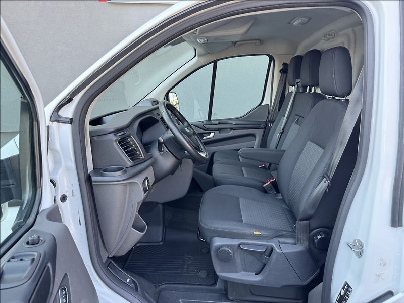 Ford Transit Custom 2,0 TDCi L1H1 DPH 1.maj ČR - fotka 27 z 50