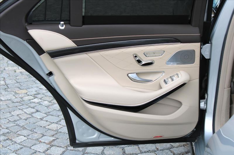 Mercedes-Benz Třídy S S 63 AMG/25.200km/TOP/CZ - fotka 39 z 46