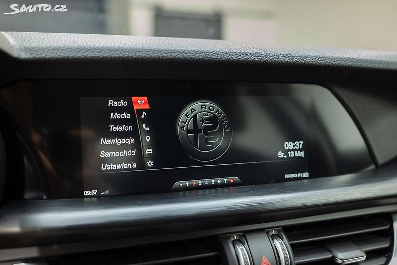 Alfa Romeo Stelvio Q4 2.2 JTD 154 kW - fotka 17 z 36