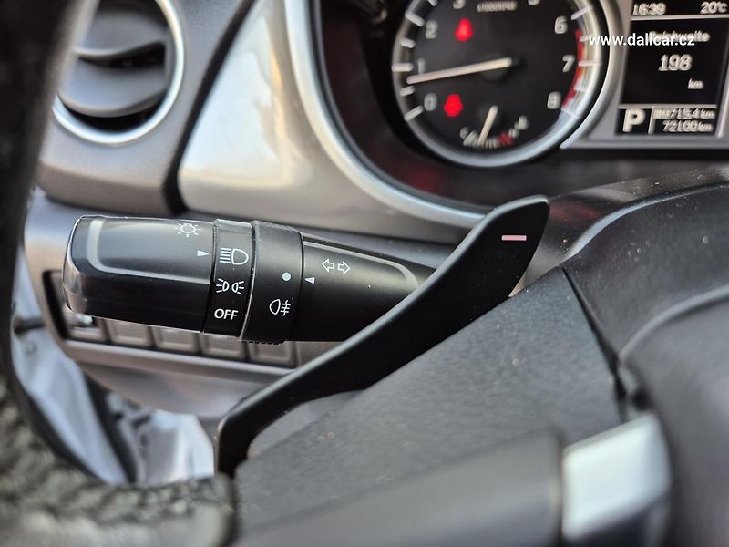 Suzuki Vitara (2016) 1.6VVT 88KW Automat COMFORT - fotka 25 z 52