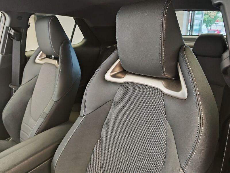 Toyota C-HR 2.0 Hybrid 4x2 Executive - fotka 18 z 46