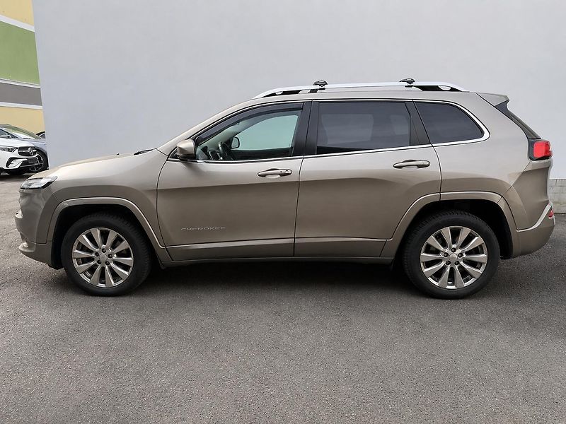 Jeep Cherokee OVERLAND - fotka 3 z 10