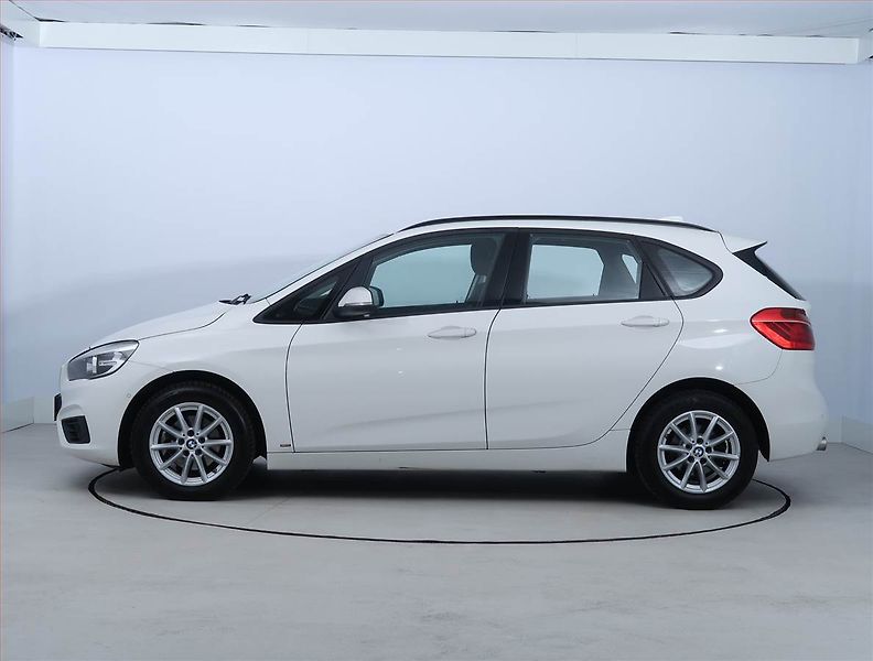 BMW Řada 2 (2017) 218d Active Tourer, Automat - fotka 3 z 23