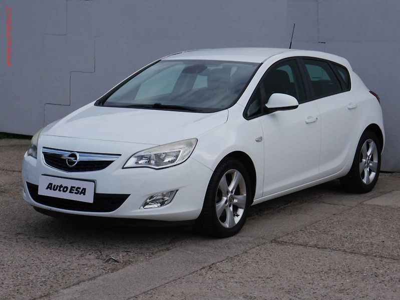 Opel Astra (2011) 1.7 CDTi, 1.maj, AC, temp - fotka 3 z 15