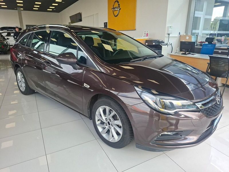 Opel Astra 1.4T 110KW AUT 2018 - fotka 2 z 11