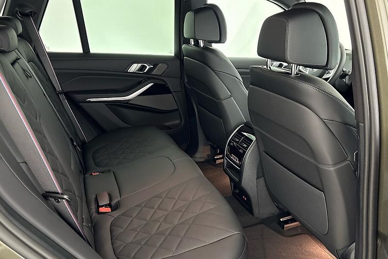 BMW X5 xDrive30d - fotka 13 z 27