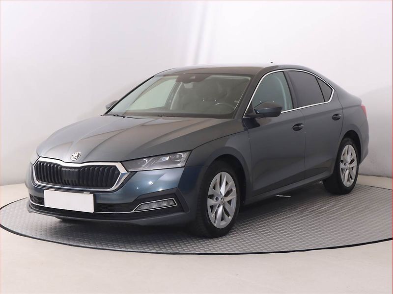 Škoda Octavia (2022) Ambition Plus 2.0 TDI - fotka 2 z 20