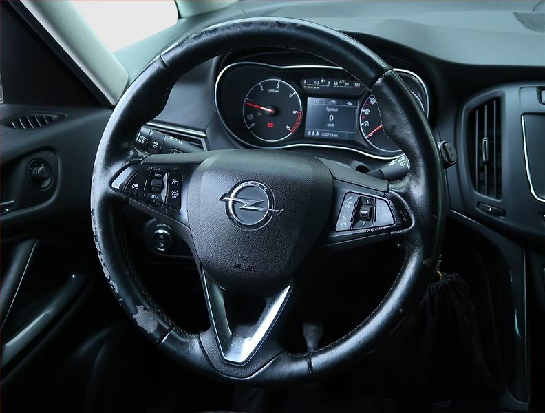 Opel Zafira (2018) 2.0 CDTI, Serv.kniha, Tempomat - fotka 16 z 18