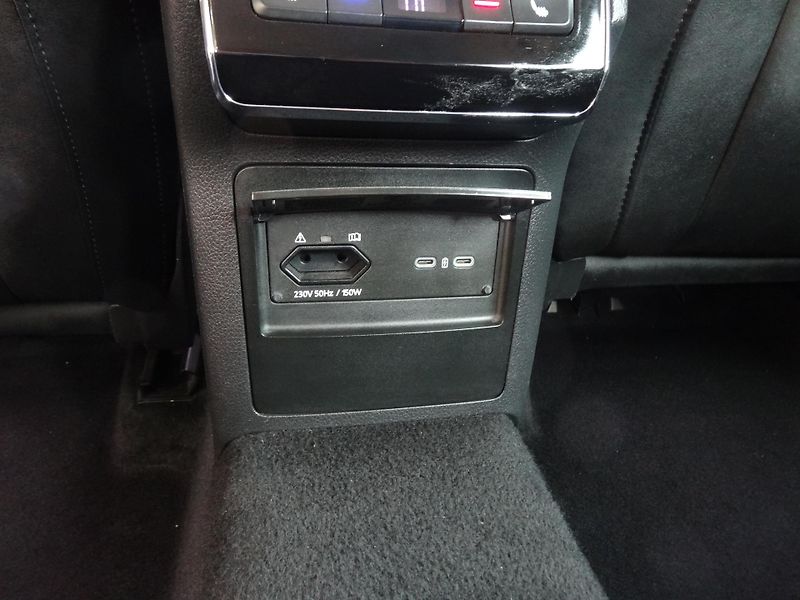 Škoda Superb Kom.2.0TDi L&K Taž.zař.4x4 DSG - fotka 19 z 62