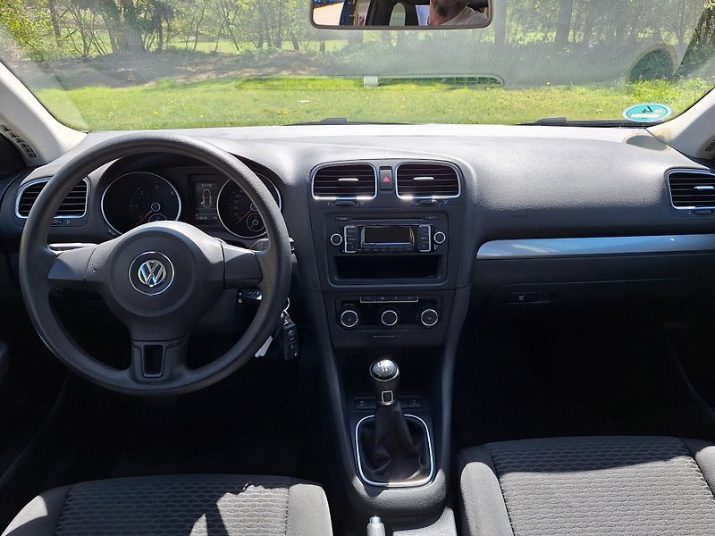 Volkswagen Golf (2012) VW Golf 1.6 tdi WEBASTO - fotka 9 z 19