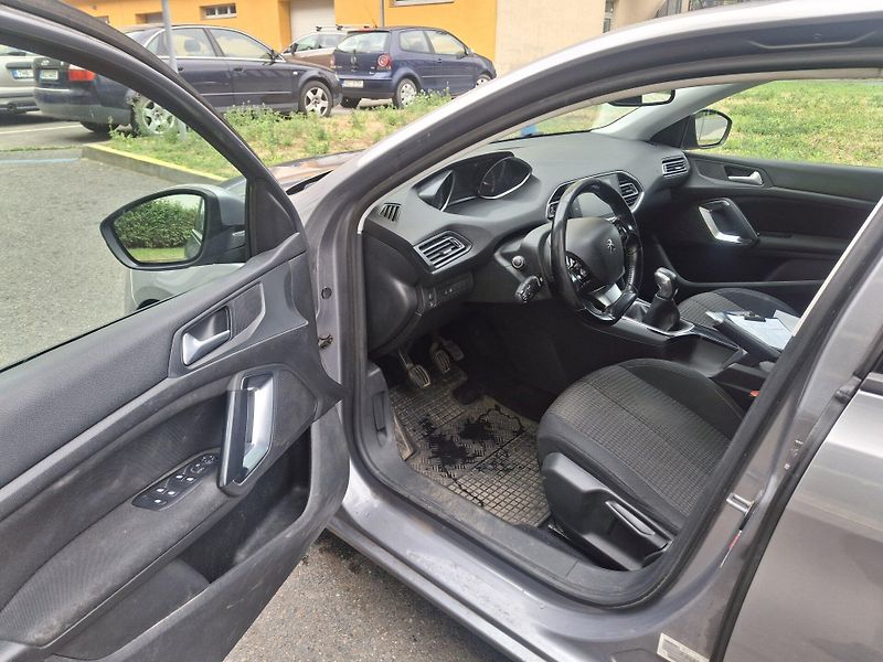 Peugeot 308 SW 1,6 1UK2639 - fotka 18 z 27