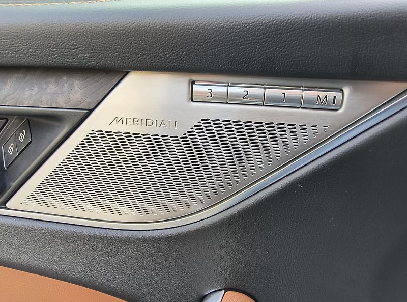 Jaguar F-Pace (2021) D300 AWD R -DINAMIC SE AUTOMAT - fotka 56 z 68