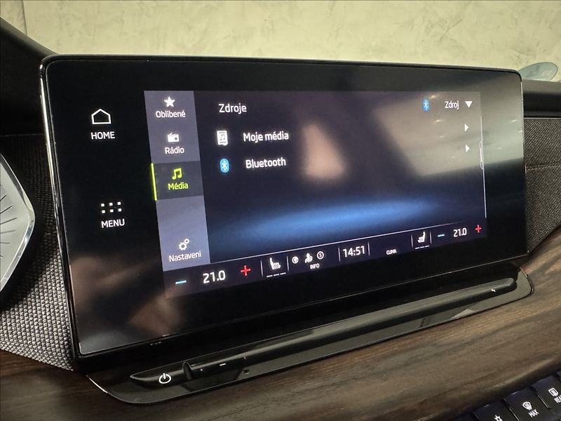 Škoda Octavia 1,5 TSi  DSG e-Tec Scout LED M - fotka 37 z 50