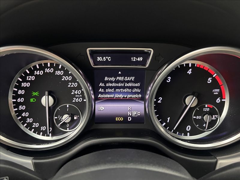 Mercedes-Benz GL 3,0 DPH AMG 4X4 NZTOP 360° TZ - fotka 16 z 48