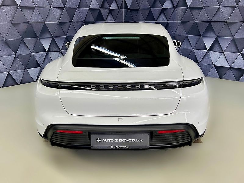 Porsche Taycan 4S PERFORMANCE, VZDUCH, BOSE - fotka 5 z 29
